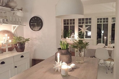 Elegant kitchen photo in Gothenburg