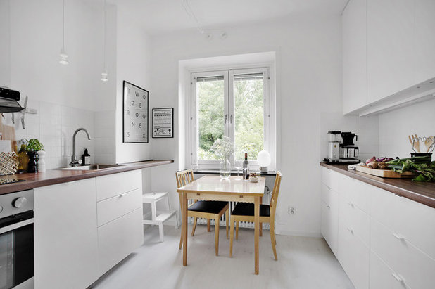 Scandinavian Kitchen by Camera Lucida