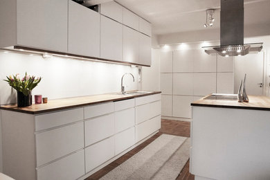 Inspiration for a modern kitchen remodel in Stockholm