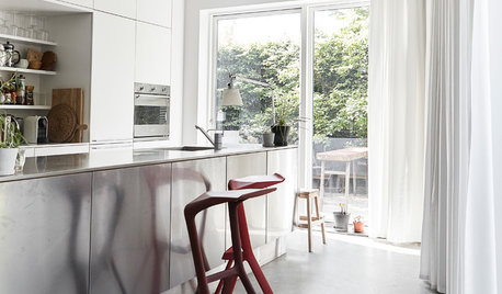 Houzz Tour: A Stylish Home Flooded With Light