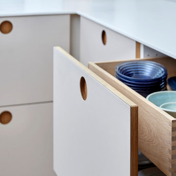 Pias nye snedkerkøkken er bygget på IKEAs billige køkkenskabe.