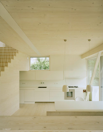 Modern Küche by AMUNT Architekten