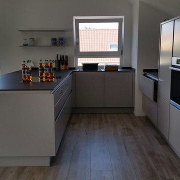 Küche - Großzügige offene Wohnküche in Reutlingen