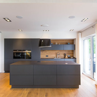 75 Beautiful Kitchen With Black Countertops Pictures Ideas December 2020 Houzz