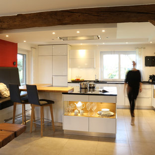 Küchendesign Mit Weißen Schränken : Next125 entwarf ein Wohnkonzept für