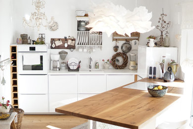 This is an example of a scandinavian kitchen in Dresden.