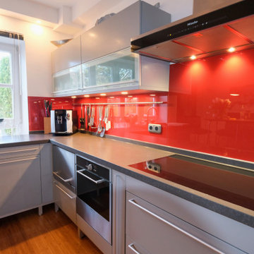 Küchenrenovierung: neue Haushaltsgeräte und Beleuchtung