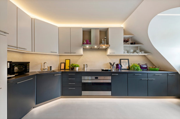 Contemporary Kitchen by Raumeslust e.K.