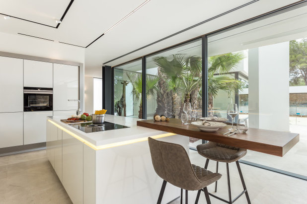 Moderno Cocina by MORE Projects Mallorca S.L.