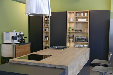 フランクフルトにあるコンテンポラリースタイルのおしゃれなキッチンの写真