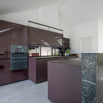 Valcucine New Logica mit Funktionskanal aus Stein (Marmor)