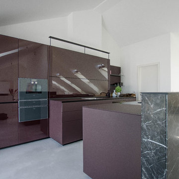 Valcucine New Logica mit Funktionskanal aus Stein (Marmor)