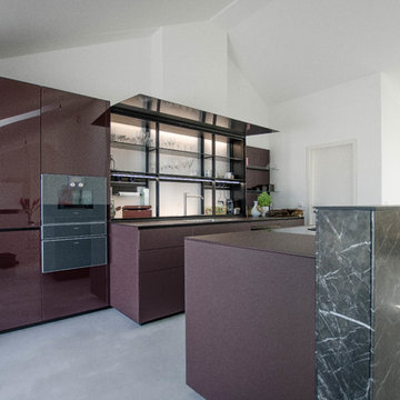 Valcucine New Logica mit Funktionskanal aus Stein (Marmor)