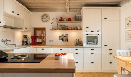 5 Küchen in Weiß- und Cremetönen im Detail