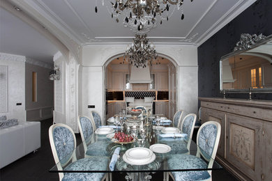 Inspiration for a traditional dining room in Moscow.