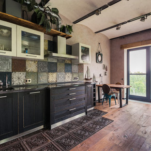 Photo of a large industrial l-shaped open plan kitchen in Moscow with an integrated sink, shaker cabinets, white cabinets, quartz benchtops, multi-coloured splashback, metal splashback, dark hardwood floors, no island, black benchtop and brown floor.