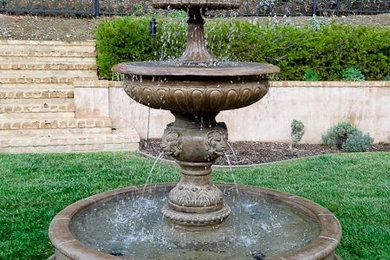 #1239 Piazza Veneta Pond Fountain 78" H x 70" W