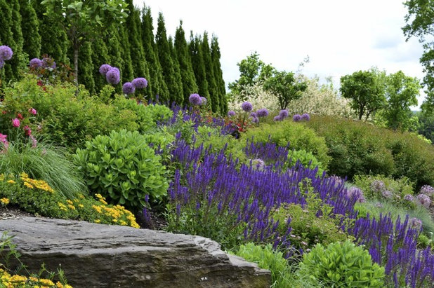 Contemporain Jardin by Pennsylvania Landscape & Nursery Association