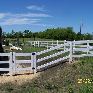 3-Rail Vinyl Fence, Bells, TX