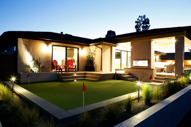 Design ideas for a contemporary landscaping in Orange County.