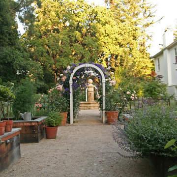 A country garden for a Willis Polk classic in Atherton
