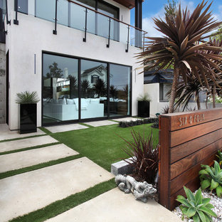 Ispirazione per un giardino design davanti casa