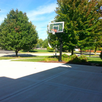 Alex R's Pro Dunk Gold Basketball System on a 47x29 in Naperville, IL