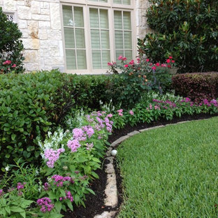 75 Beautiful Walkway Side Yard Design | Houzz Pictures & Ideas - August ...