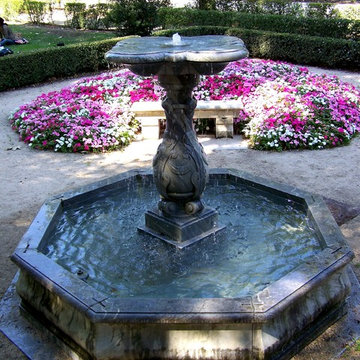 Antique pool Fountains