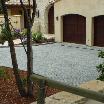 Antique Reclaimed Granite Cobblestone Driveway