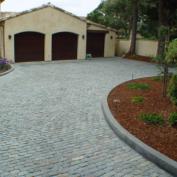 Antique Reclaimed Granite Cobblestone Driveway