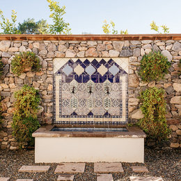 https://www.houzz.com/photos/arcadia-spanish-colonial-fountain-mediterranean-landscape-phoenix-phvw-vp~45055267