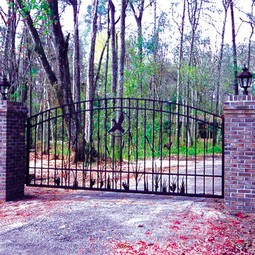 Arch Top Driveway Gate with Cattails & Duck