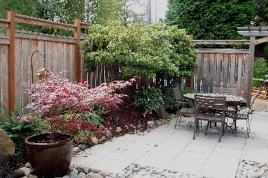 シアトルにあるアジアンスタイルのおしゃれな庭の写真