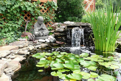 Design ideas for an asian landscaping in Detroit.