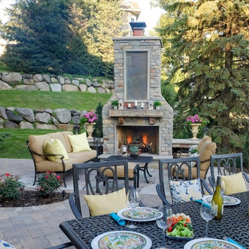 Backyard Dining Patio & Fireplace – Party Patio in Mound, MN