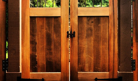 6 Best Materials for Compound Wall Gates