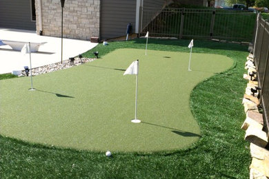 Inspiration for a traditional backyard outdoor sport court in St Louis.