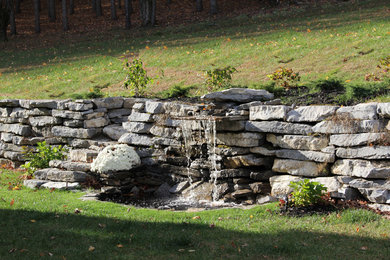 Design ideas for a traditional landscaping in New York.