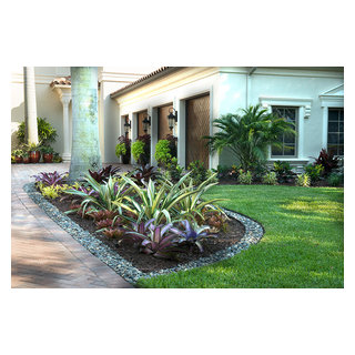 Clean-lined Color - Tropical - Landscape - Miami - by Pamela Crawford &  Associates
