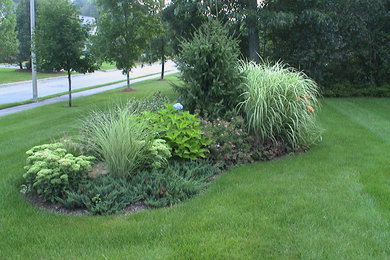 Inspiration for a traditional landscaping in Boston.