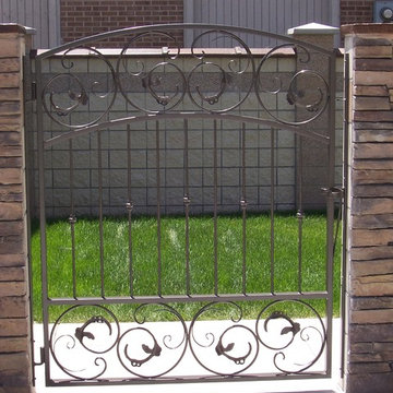 Belleza Walkway Gate