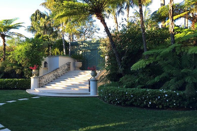 ロサンゼルスにあるトラディショナルスタイルのおしゃれな庭の写真