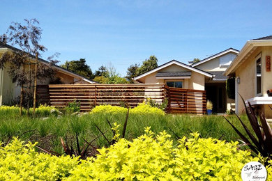 Inspiration for a modern landscaping in San Luis Obispo.