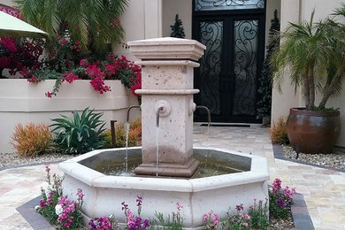 Inspiration for a mediterranean garden in Phoenix.