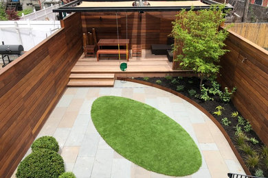 Inspiration for a modern landscaping in New York.