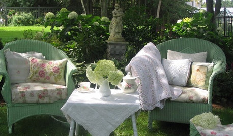5 Steps to a Summer-ready Garden: Day One – Dust Off Your Furniture