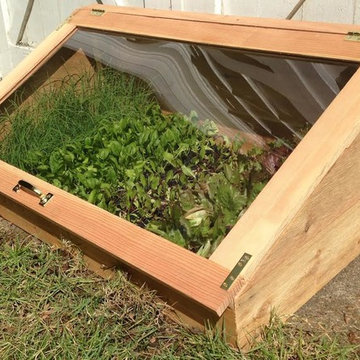 Cedar Cold Frame w/Temperature Sensitive Piston