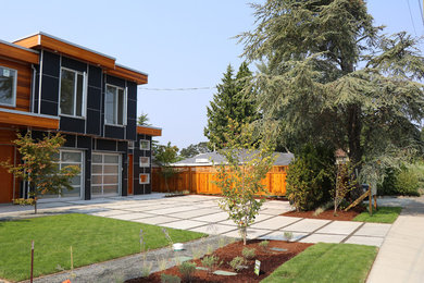 Contemporary garden in Vancouver.