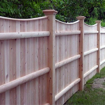 Cedar Solid Board Privacy Fence with Scalloped Top